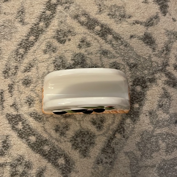 Ceramic olive basket weave napkin holder - Picture 2 of 7